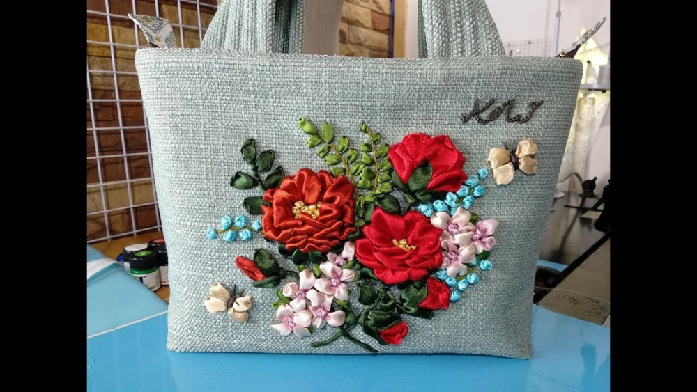 How to Embroider on a Lunch Bag: Easy Steps for Stunning Results