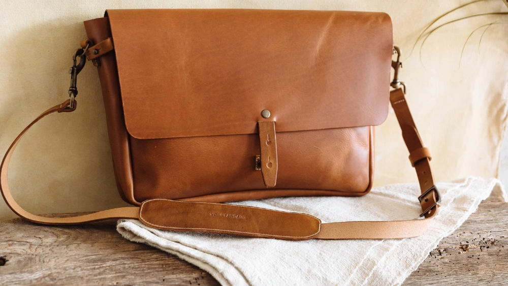 Brown Luxury Crossbody Bag: Stylish Leather Bags for Travel and Everyday Use