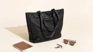 Black Laptop Tote Bag: Stylish, Waterproof, and Spacious for Professionals