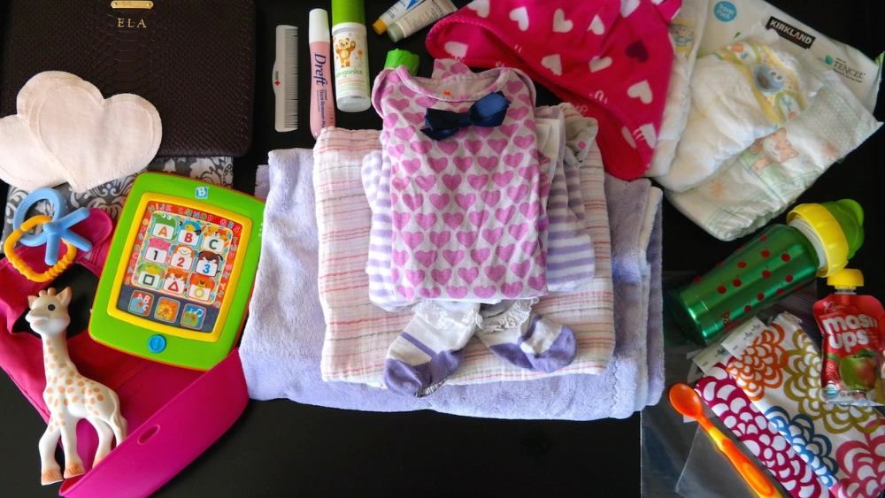 What to Pack in Diaper Bag for Newborn: Essential Must-Haves Guide