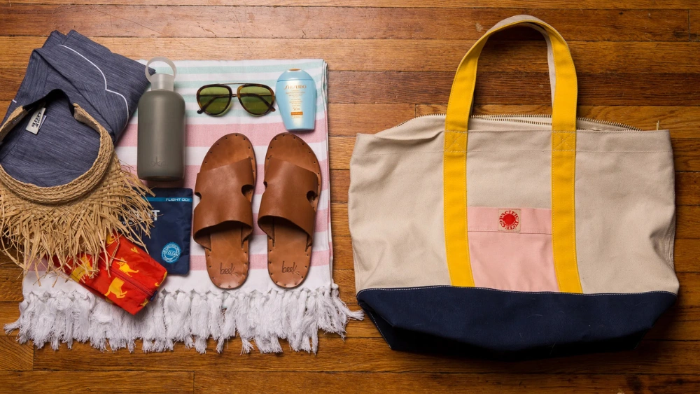 Best Packable Beach Bag for Travel: Lightweight, Waterproof, and Sandproof Picks