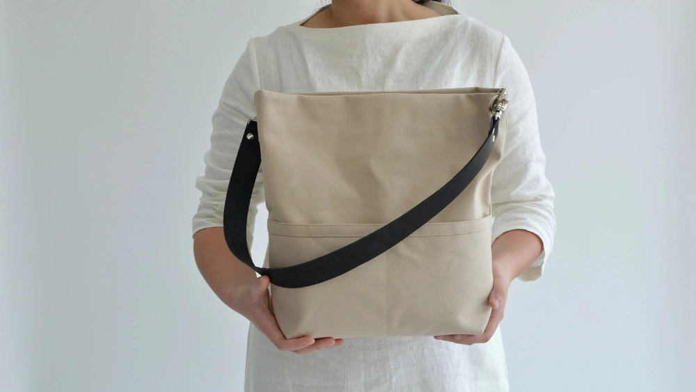 Best Lightweight Tote Bag for Women: Spacious, Stylish, and Travel-Ready