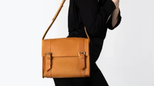 What is a Ladies Messenger Bag: Ultimate Style and Function Guide